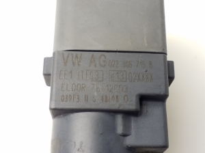 Volkswagen Touareg I (2002–2010) Ignition coil 022905715B - 2