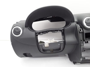 Dacia Sandero (2008–2012) Dashboard and its parts 8200739435 - 3