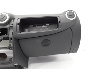 Dacia Sandero (2008–2012) Dashboard and its parts 8200739435 - 4