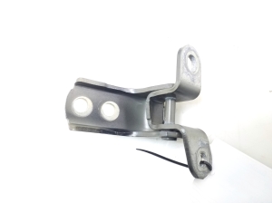   Oberes Scharnier Tür vorne  - 687100D091 
