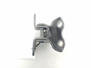 TOYOTA CHR (2016–2026) Front door lower hinge 687300D071 - 2