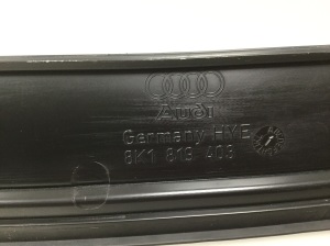 AUDI A4 B8 (2007–2016) Klaasipuhastite mehhanismi kate esiklaasi juures 8K1819403 - 2