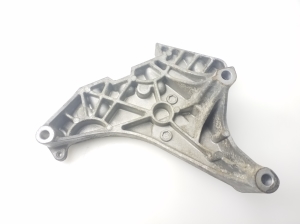 Volkswagen Passat B6 (2005–2010) Engine bracket 03L199207 - 3