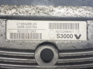RENAULT Megane II (2002–2009) Motorsteuergerät 215842882A - 2