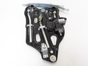 Rear side door window regulator - 827200018R