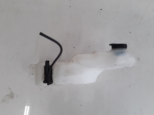 Front washer fluid reservoir - 289103959