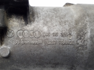 Volkswagen Passat B6 (2005–2010) Eļļas filtra korpuss 045115389 - 2