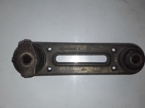 Engine mount - 8200000002
