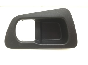   Rear side door trim 