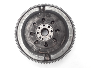  Clutch flywheel 