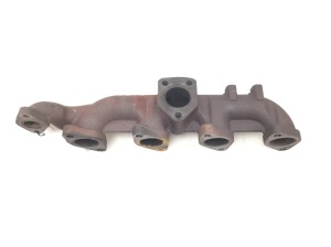  Exhaust manifold 