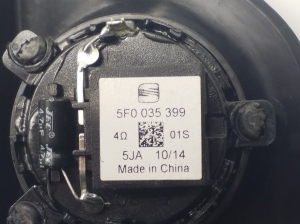 Seat Leon (2012–2026) Front door inner handle 5F4839113B - 2