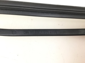 Volkswagen Passat B6 (2005–2010) Windshield wiper arm 3C1955410B - 3