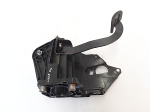 RENAULT Master III (2010–2017) Piduripedaal 465102209R - 2