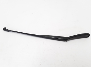  Windshield wiper blade 