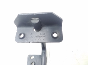  The middle part of the front frame from the lock down 