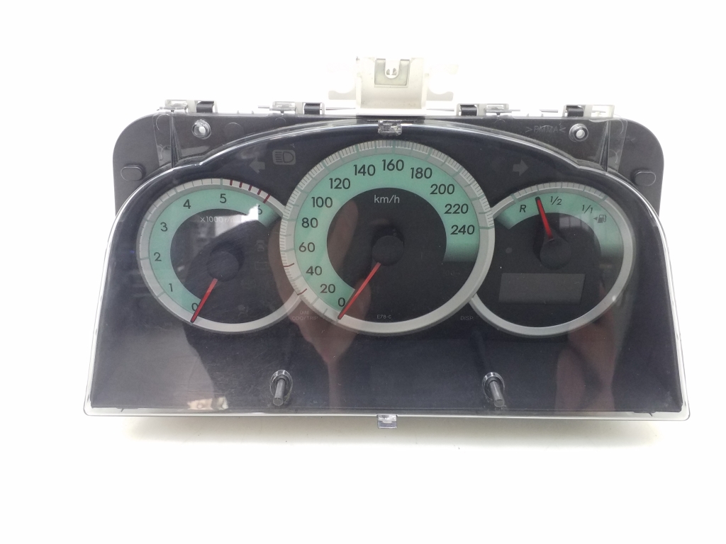 TOYOTA Corolla Verso 1 generation (2001-2009) Speedometer 838000F090,838000F091 21005537