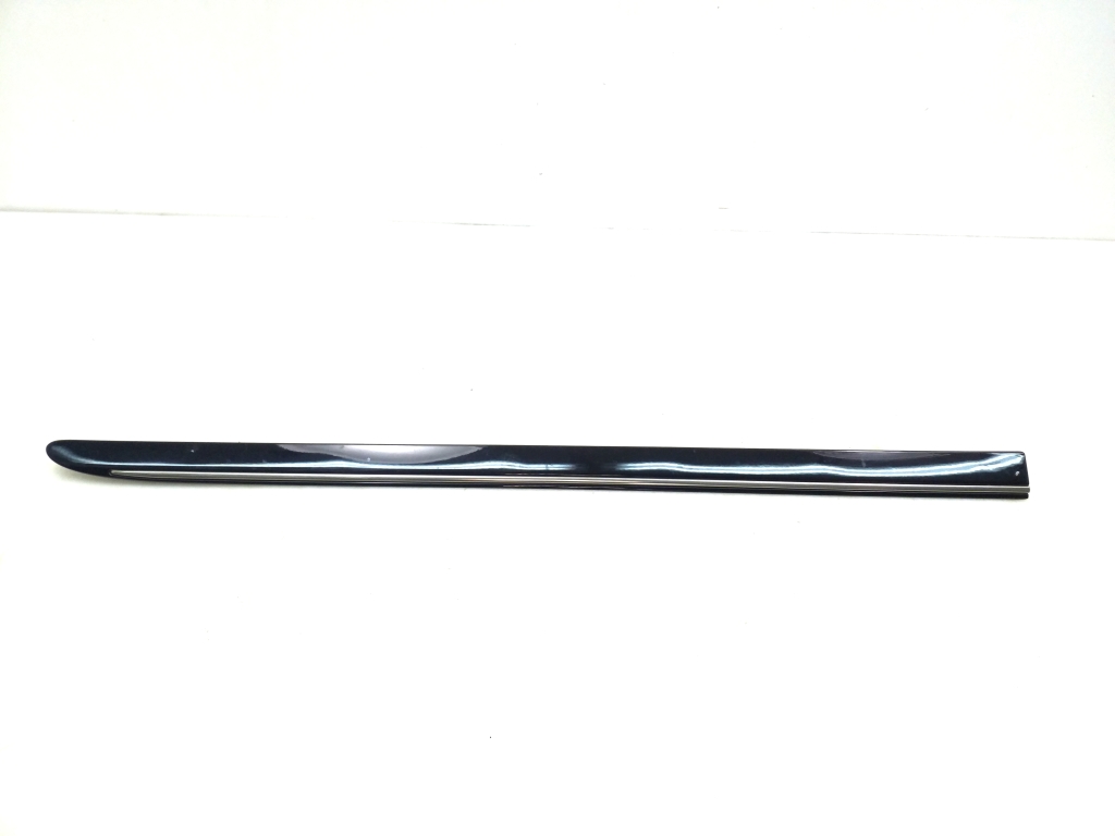 Mercedes Benz R-Class 251 (2006–2017) Priekšējo durvju līste A2516902262 Mercedes Benz R-Class 251 (2006–2017) Priekšējo durvju līste A2516902262