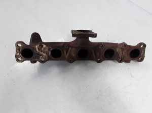  Exhaust manifold 