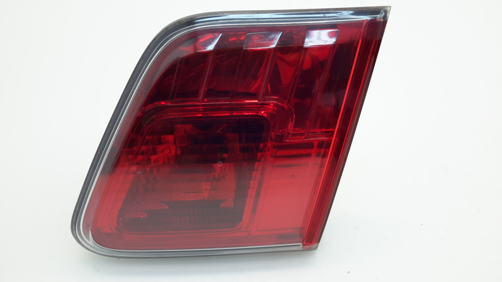 TOYOTA Avensis T27 Right Side Tailgate Taillight 8158005100 20975024