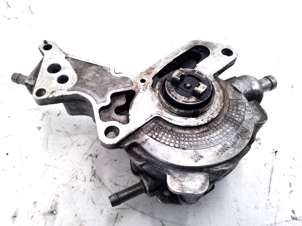 Used AUDI A4 Vacuum pump 038145209K