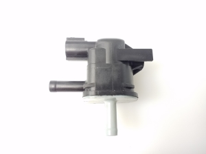 LEXUS CT 200h ZWA10 (2010–2017) Solenoid 9091012276 - 3
