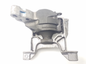 Engine bracket