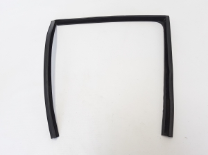  Rear side door sealing rubber 