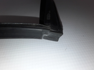  Rear side door sealing rubber 