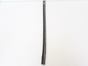  Windscreen strut outer 