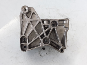 Motorhalter - 8200633253