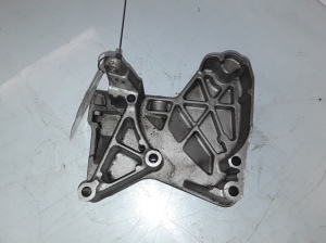 RENAULT Laguna III (2007–2015) Motorhalter 8200633253 - 2