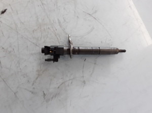  Fuel injector 