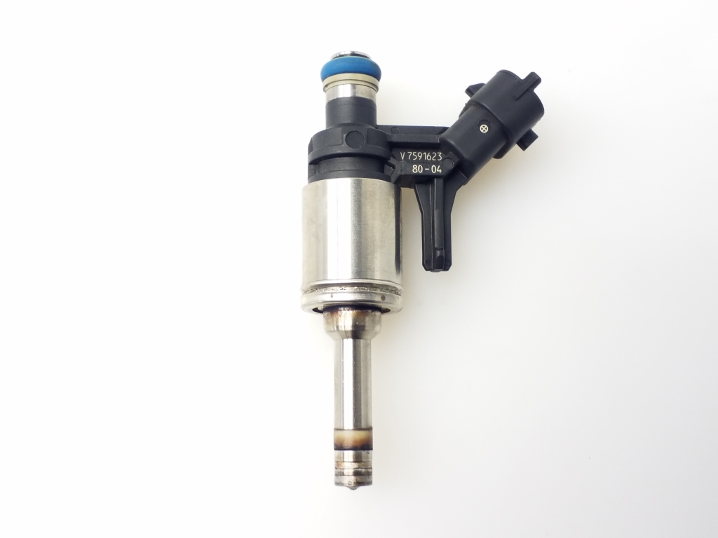Used BMW 1 SERIES Fuel injector 0261500073