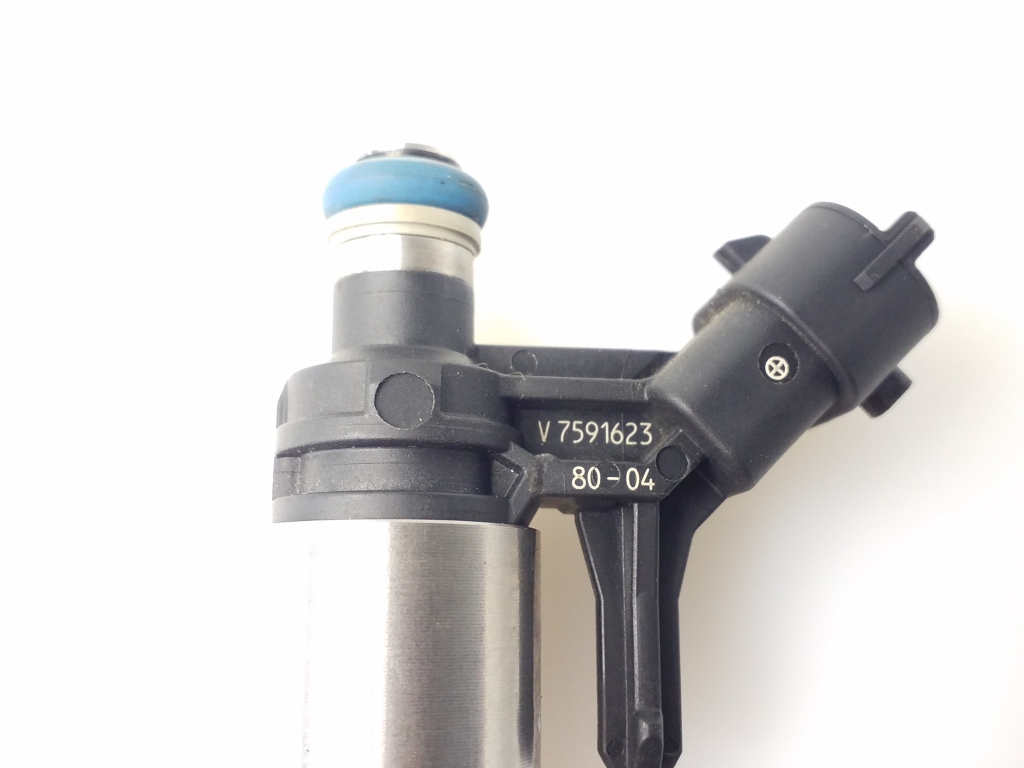 Used BMW 1 SERIES Fuel injector 0261500073