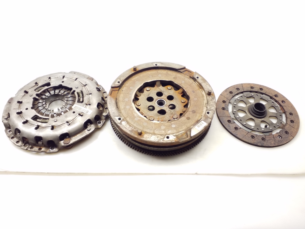 Used BMW 1 SERIES Clutch and its parts