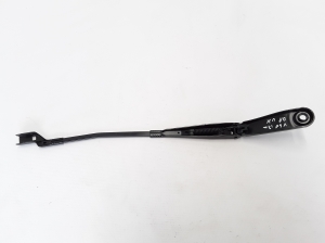  Windshield wiper blade 