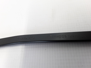  Windshield wiper blade 