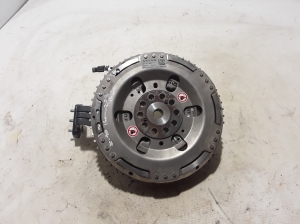  Clutch flywheel 