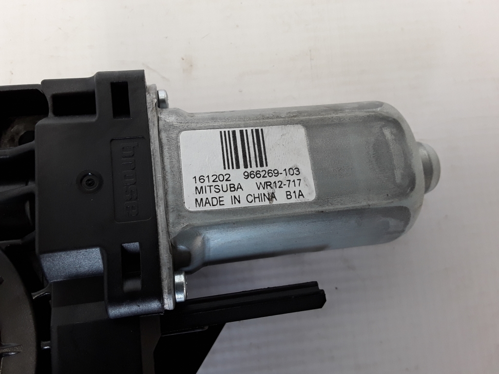 VOLVO V60 1 generation (2010-2020) Front Right Door Window Control Motor 31253062 22314059