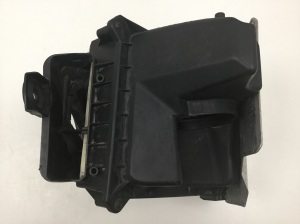 AUDI A4 B7 (2004–2008) Luftfiltergehäuse 03G133837 - 2