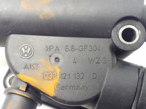 AUDI A4 B8 (2007–2016) Termostaadi muu osa 038121132 - 3
