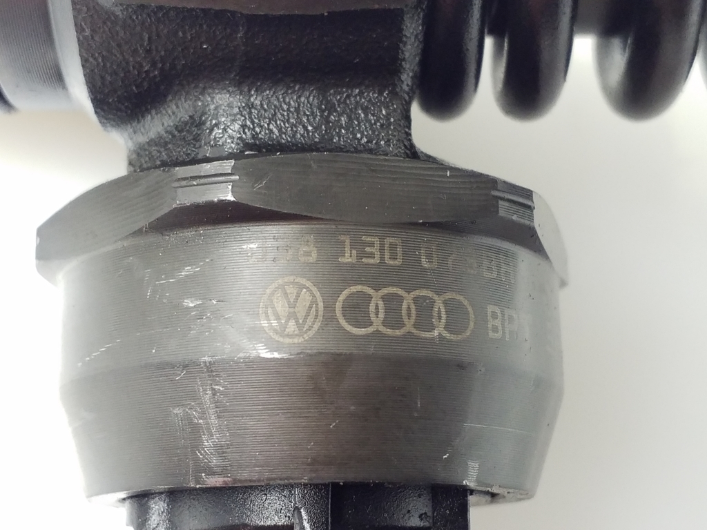 Used AUDI A4 Fuel injector 038130073BH