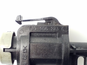 AUDI A4 B7 (2004–2008) Solenoid 1J0906283C - 2