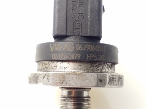  High pressure fuel line sensor 