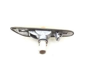 BMW 5 SERIES E60 (2003–2010) Seitenblinker Kotflügel vorne 8382104 - 2