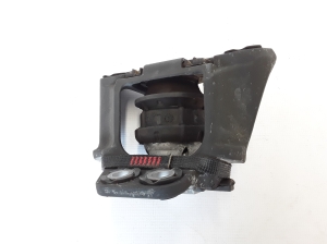   Engine mount  - 31330588 