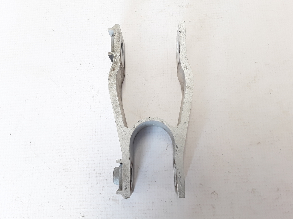 VOLVO XC90 Engine Bracket Right Side 31339951