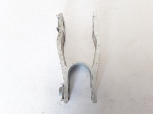   Engine holder 