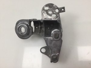  Engine holder 